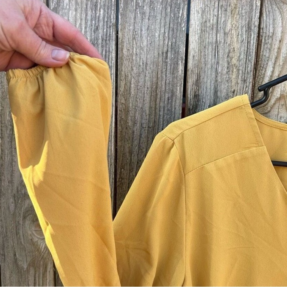 Universal Thread Yellow Button-Down Women's Top - image 5